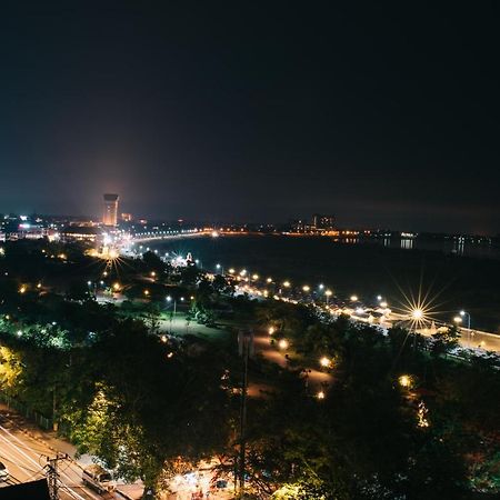 V Hotel Vientiane Exterior photo