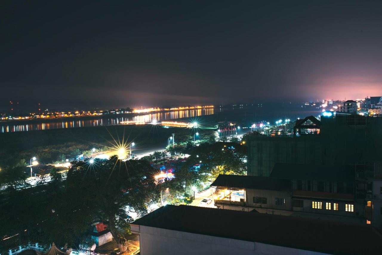 V Hotel Vientiane Exterior photo